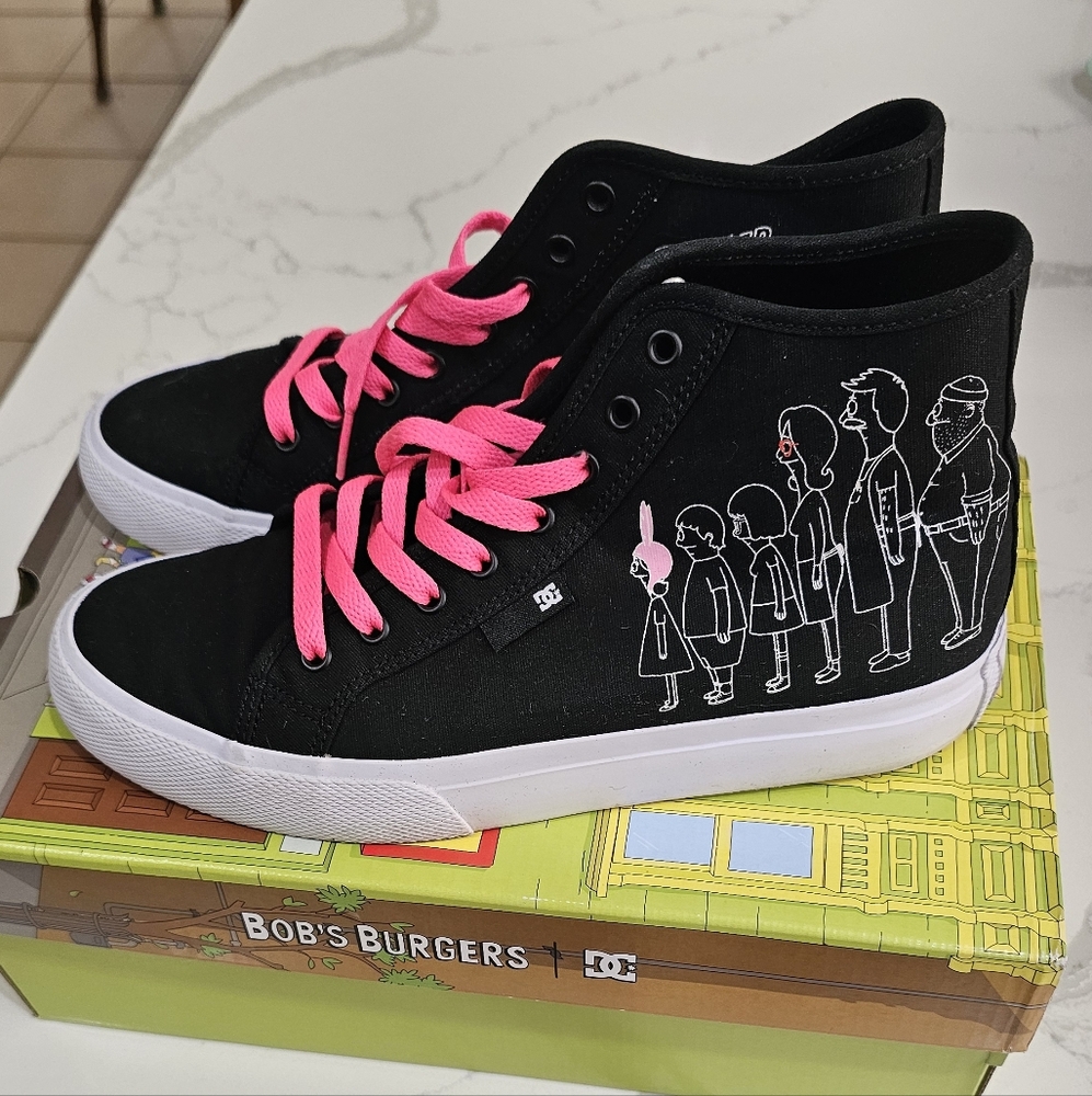 DC Black High-Tops with Pink Laces Size 9.5 Like New Used Once
